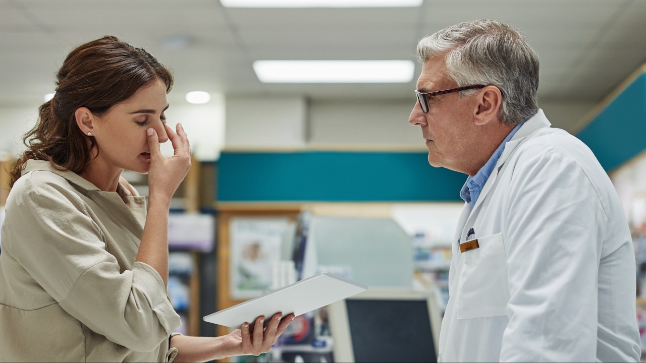 pharmacist-with-gp-1280