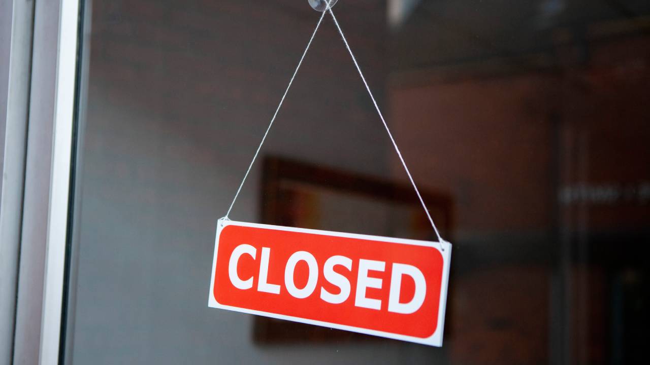 closed-sign-summary